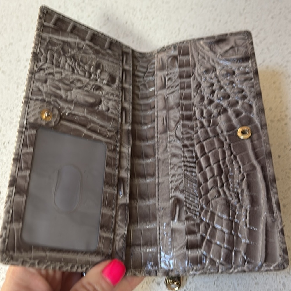 Brahmin Melbourne Ady Wallet Harbor Melbourne Dimensional Pale Gray w/Beige - Picture 7 of 10